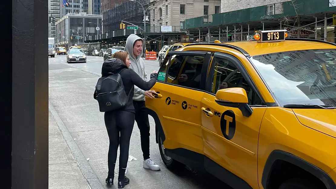 Eylem Tok ve oğlunu New York'ta görüntüleyen şahıs Rahatlıklarını görünce şok oldum