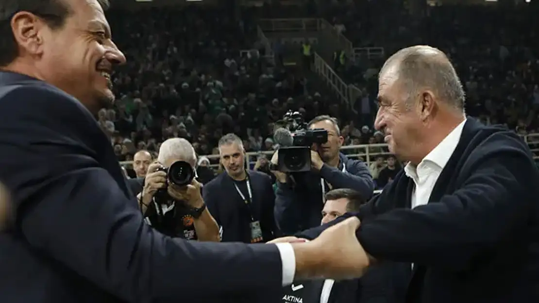 Fatih Terim'e Yunanistan'da Tezahürat Şoku