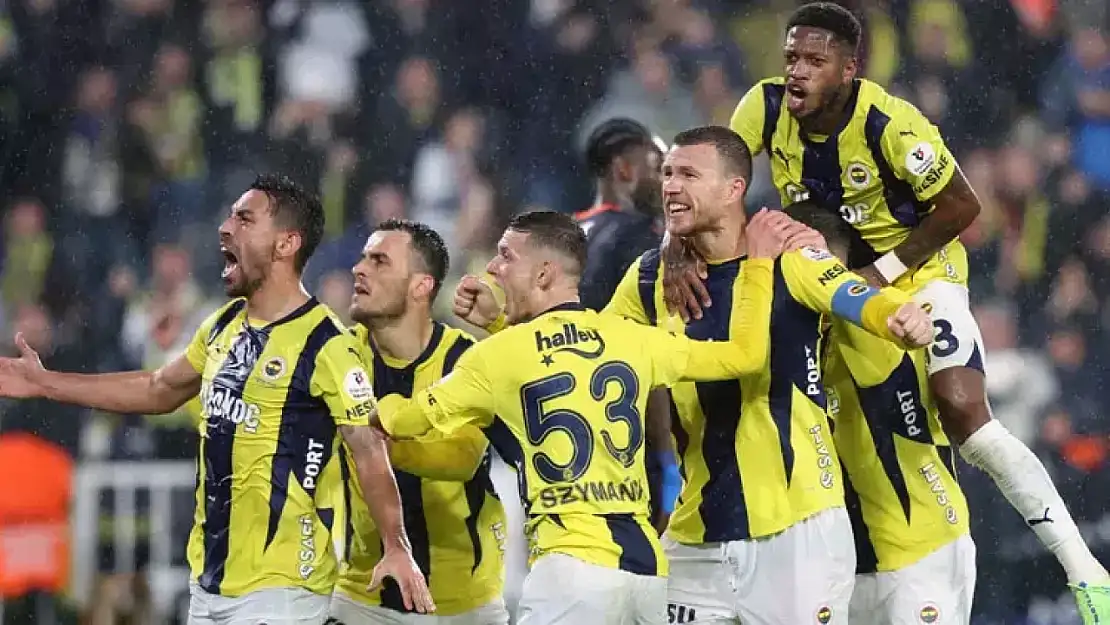 Fenerbahçe Başakşehir'i 3 golle geçti! Kritik 3 puanı aldı