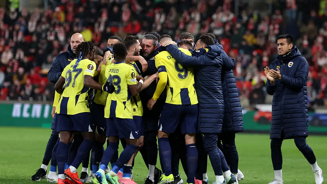 Fenerbahçe Slavia Prag'ı Golcüleriyle Devirdi! Slavia Prag: 1 - Fenerbahçe: 2