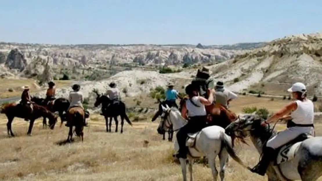 Fırtınada Mahsur Kalan Turistlerin İmdadına AFAD Yetişti