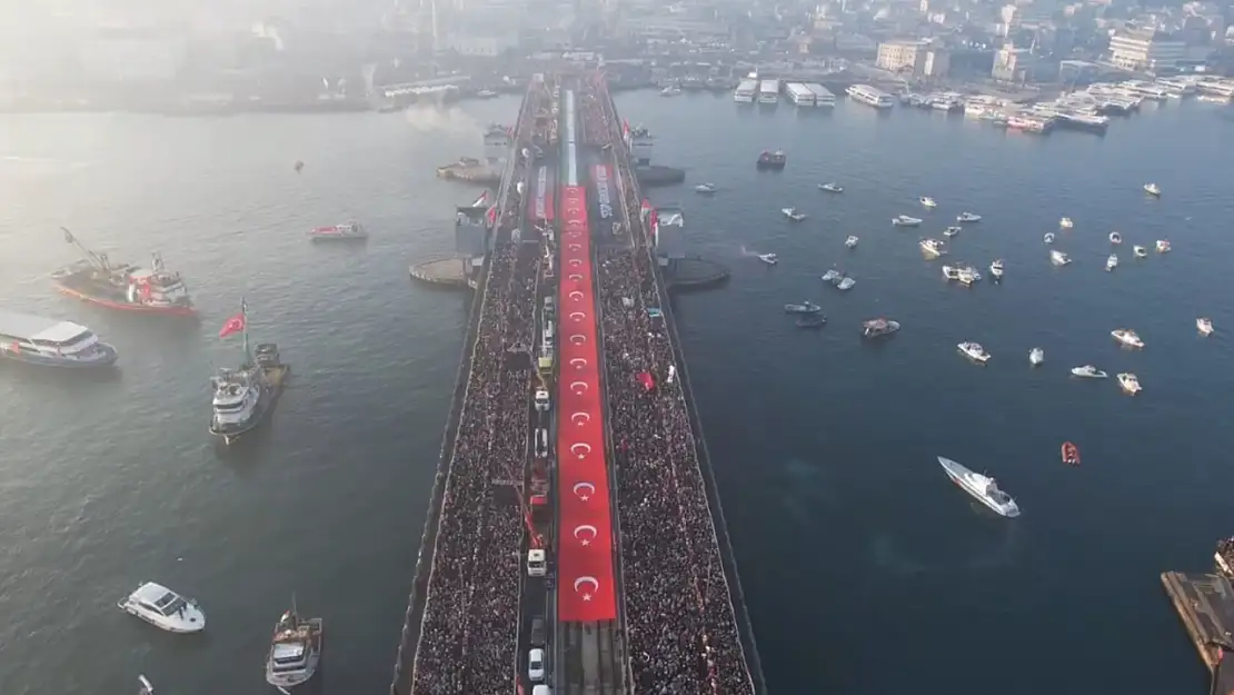 Galata Köprüsü Trafiğe Kapandı, Gazze Mitingi Yapıldı