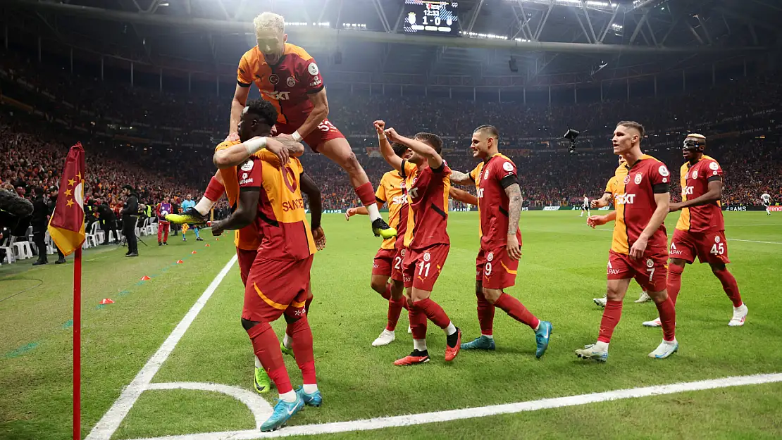 Galatasaray - Beşiktaş Derbisinde İlk Yarı Galatasaray'ın! Galatasaray: 1 - Beşiktaş: 0 (İlk Yarı)