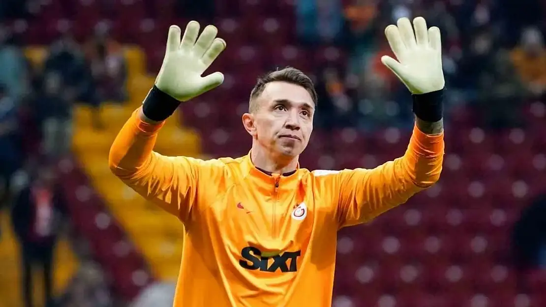 Galatasaray'da Kale Alarm Veriyor! Muslera Gidecek mi?