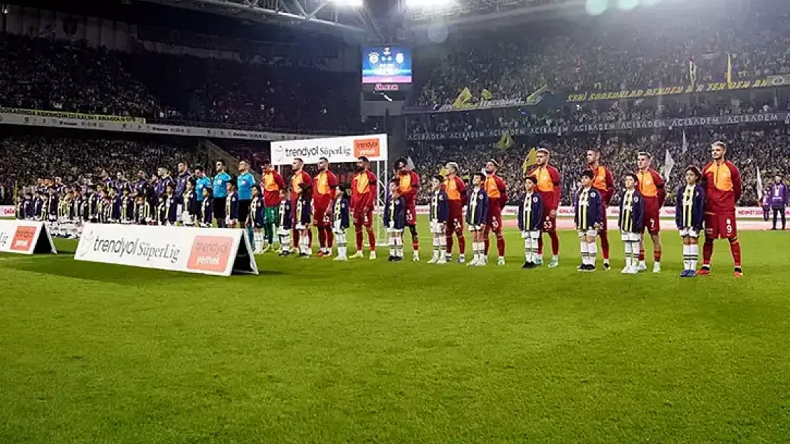 Galatasaray Fenerbahçe Maçının ilk 11'leri Hala Açıklanmadı!