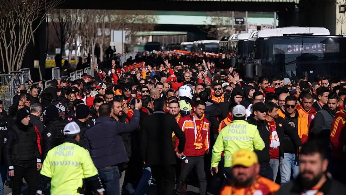 Galatasaray Taraftarı Derbide Stattaki Yerlerini Alabilecek