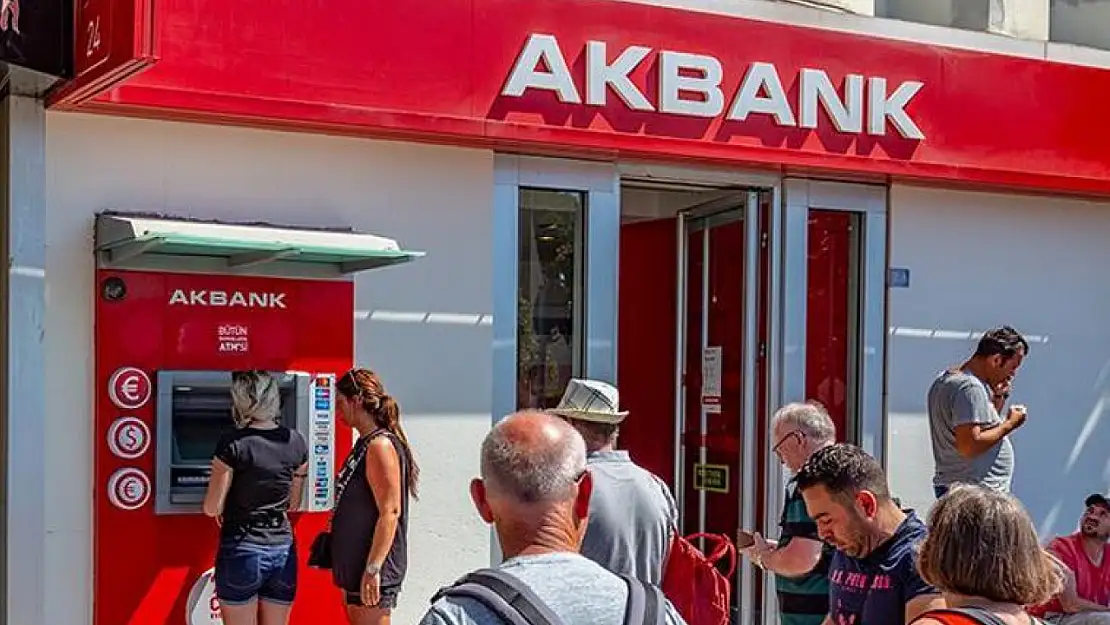 Günlerdir İzinsiz Kredi ve Para Transferleriyle Gündemden Düşmeyen Akbank'tan Dikkat Çeken Açıklama!