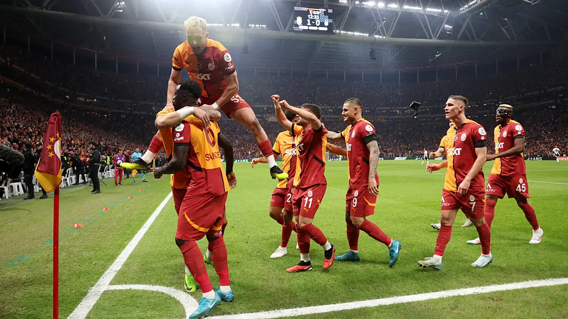 Hakem Kararlarının Ön Plana Çıktığı Derbide Zafer Galatasaray'ın! Galatasaray: 2 - Beşiktaş: 1