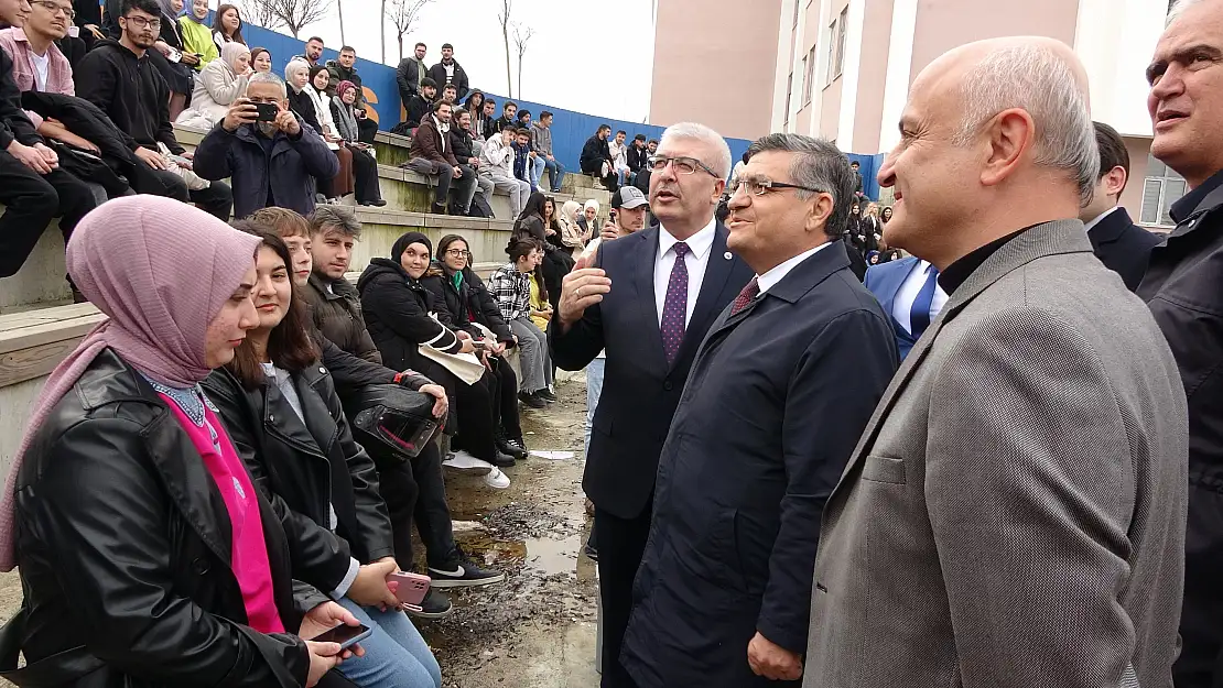 Hamsi şenliğinde 1 ton hamsi tüketildi