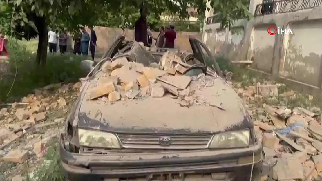 Hindistan'ın Vurduğu Pakistan'daki Hasar Görüntülendi