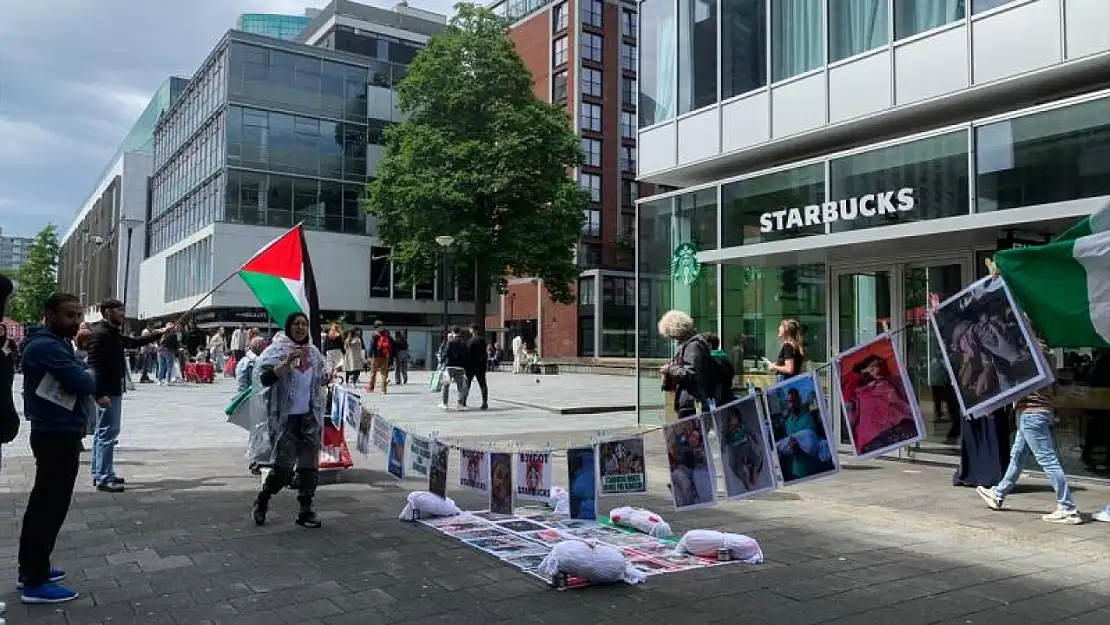 Hollanda'da Starbucks'a İsrail Protestosu