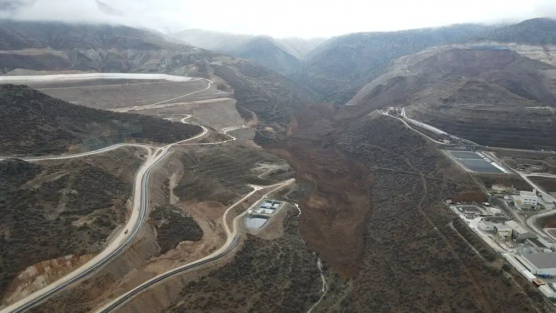 İliç'teki Maden Faciasında Toprak Altında Kalan  Araç Bulundu