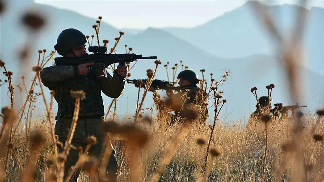 Irak ve Suriye'nin Kuzeyinde 18 Terörist Etkisiz Hale Getirildi