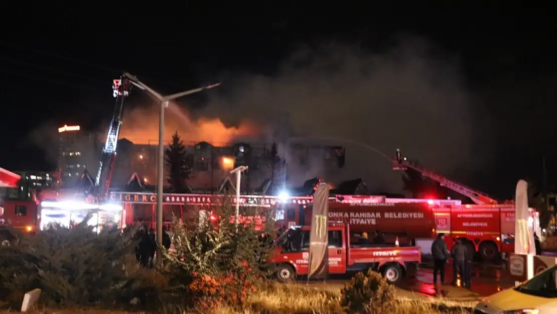 Isıtıcı Faciası! İki Katlı Restoran Küle Döndü: 1 Ölü, 16 Yaralı