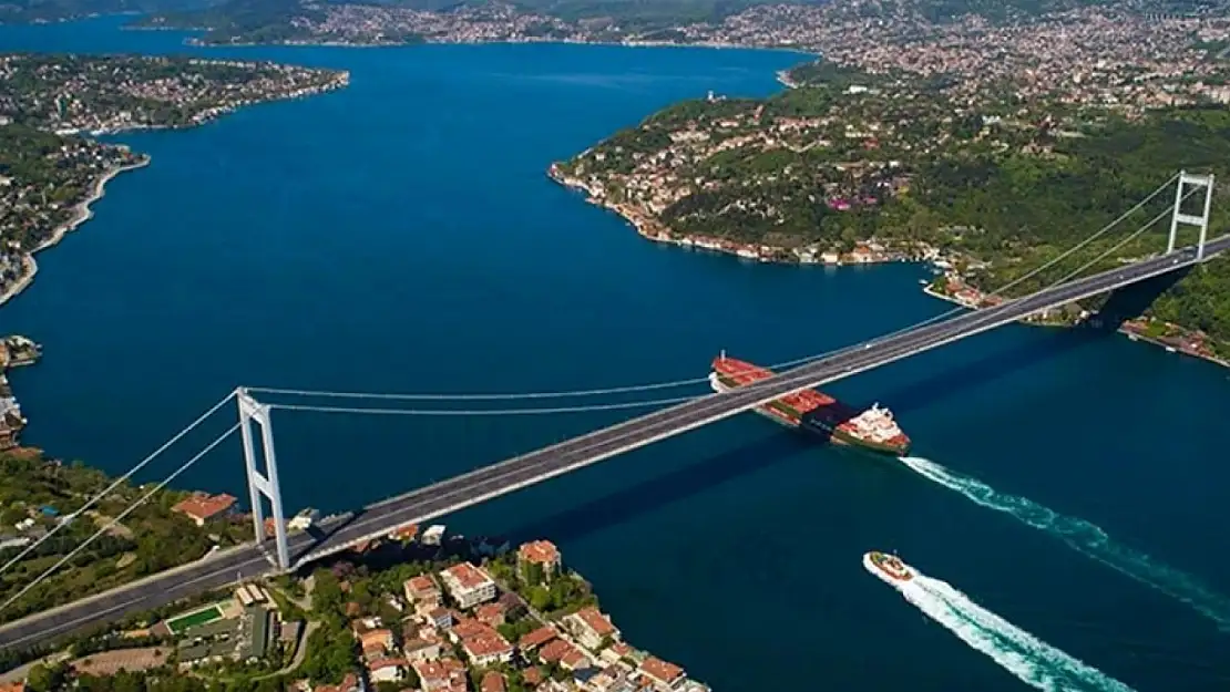 İstanbul Boğazı Çift Yönlü Gemi Trafiğine Kapatıldı!