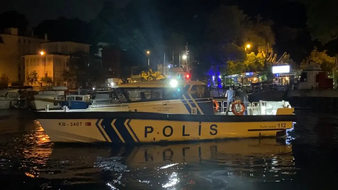 İstanbul Boğazında Tekne Battı 1 Kişi Kayboldu