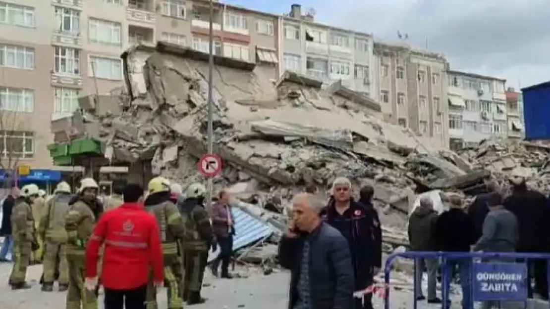 İstanbul'da 5 Katlı Bina Çöktü! Çok Sayıda Ekip Sevk Edildi