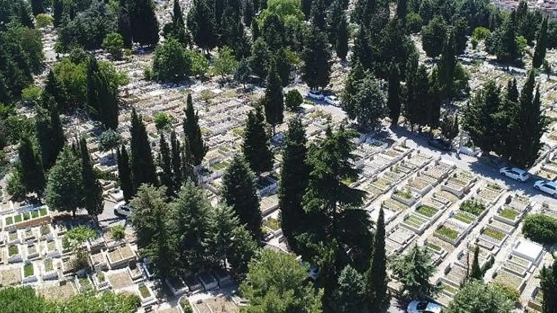 İstanbul'da mezarlık hizmetlerine fahiş zam