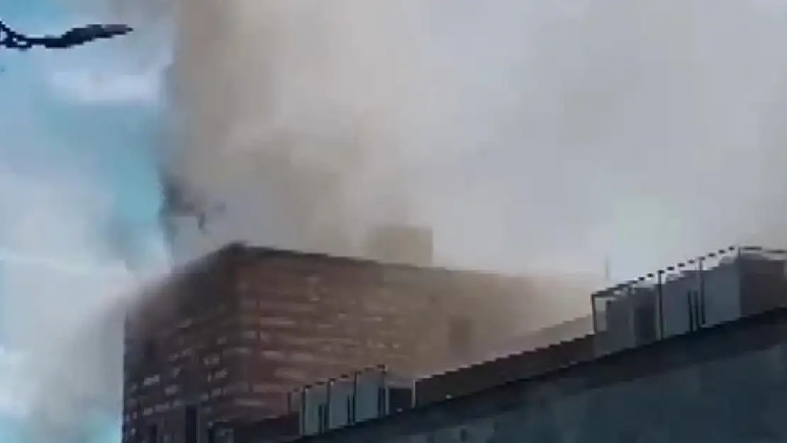 İstanbul'da Mısır Çarşısı'nda Çıkan Yangın Korkuttu