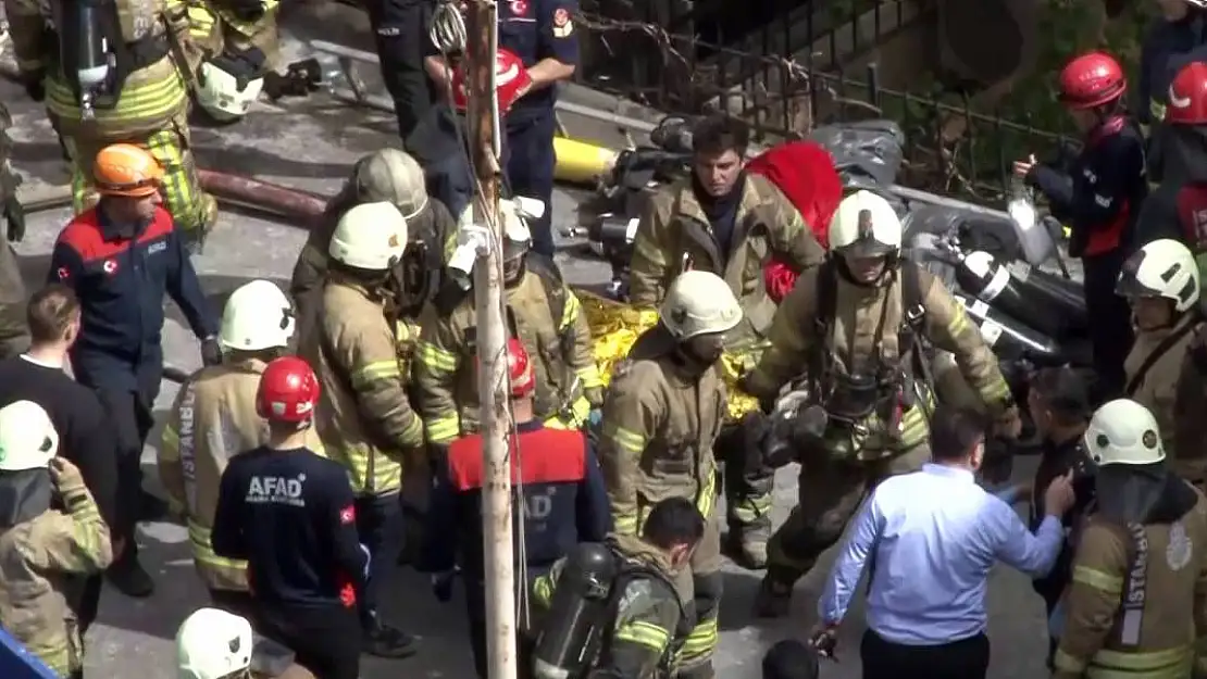 İstanbul'daki Yangın Faciası İle İlgili 5 Kişi Gözaltına Alındı