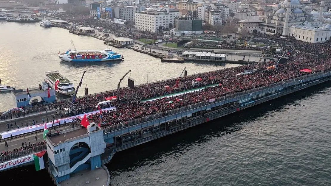 İstanbul Şehitlere Rahmet Filistin'e Destek İçin Galata'da Bir Araya Geldi