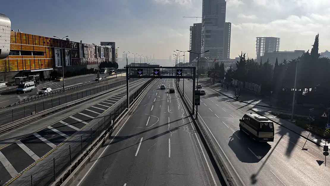 İstanbul yeni yılı trafiksiz karşıladı! Trafir seviyesi yüzde 2 olarak gerçekleşti