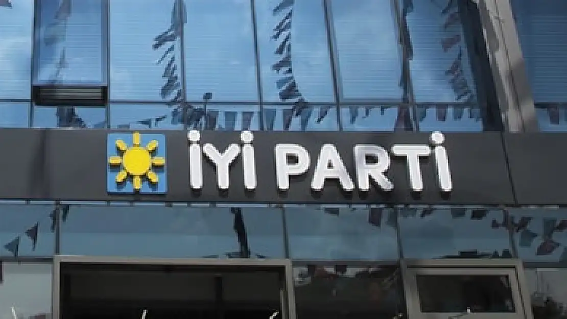  İYİ Parti'de 4 ilçe başkanı görevden alındı