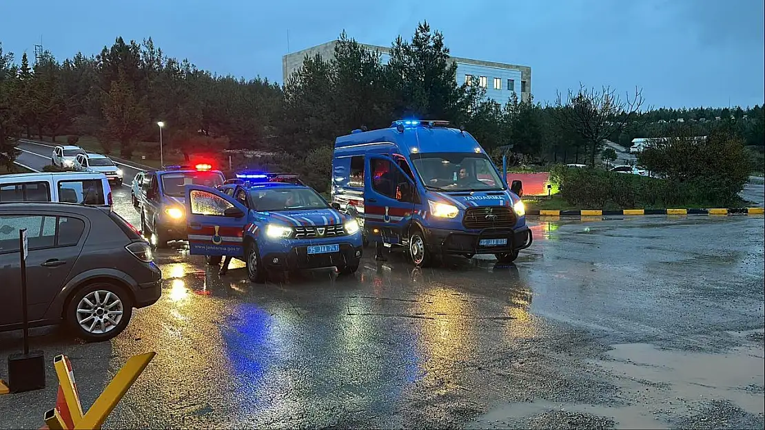 İzmir'de DEAŞ operasyonu: 15 gözaltı