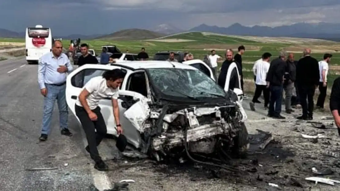 Kahramanmaraş'ta Feci Kaza 2 Ölü, 4 Yaralı