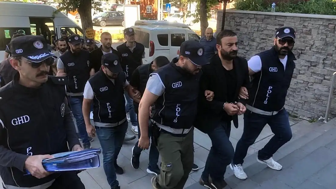 KALKAN-13 42 organizatör ve 333 düzensiz göçmen yakalandı