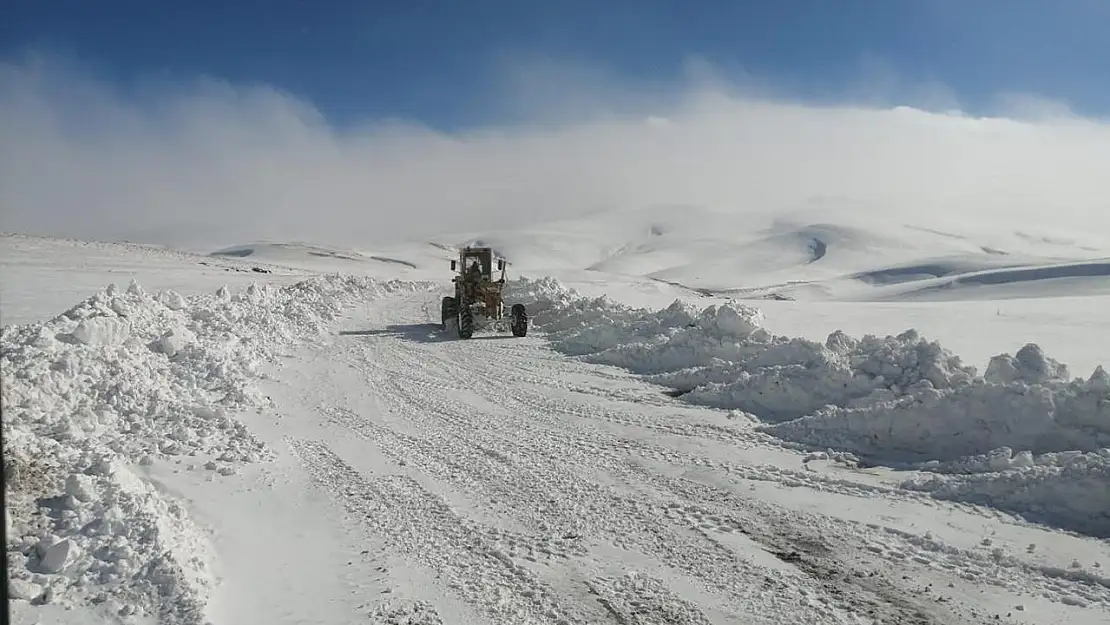 Kar yolları kapatınca alışverişlerini Dron ile yaptı