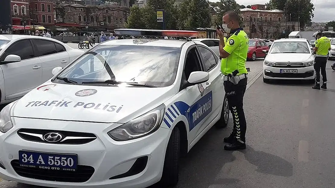 Karakola götürülen kadın polis aracından atladı, hayatını kaybetti