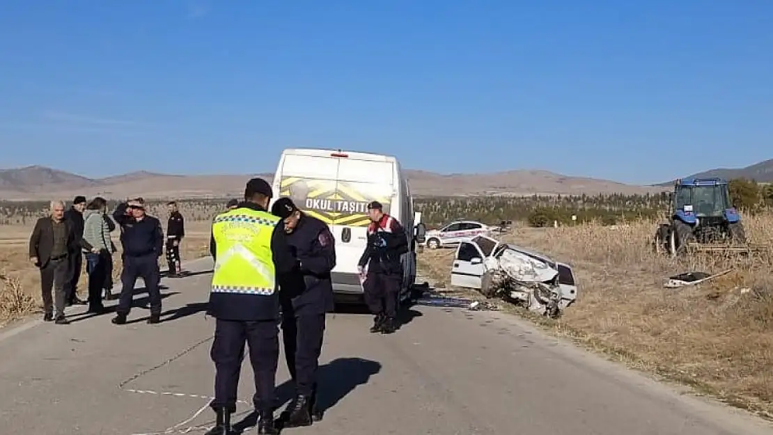 Katliam Gibi Kaza! Öğrenci Servisi İle Otomobil Çarpıştı: 4 Ölü, 1 Yaralı