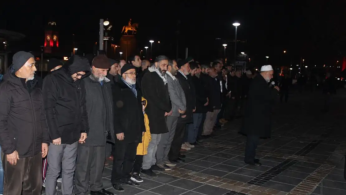 Kayseri'de Filistinliler İçin Gıyabi Cenaze Namazı Kılındı