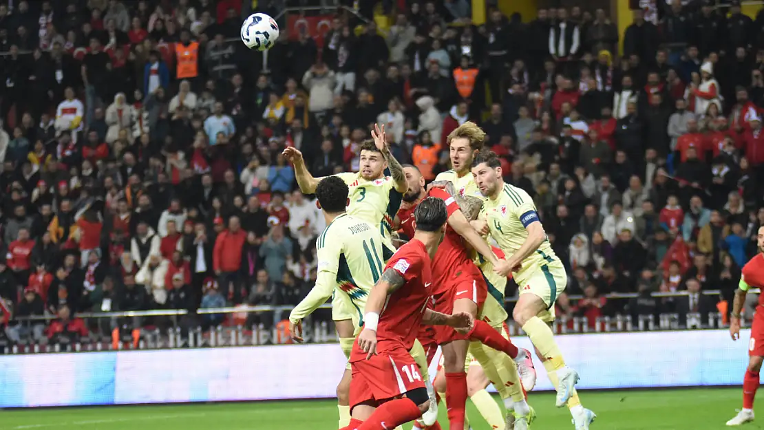 Kayseri'de Gol Sesi Çıkmadı! Türkiye: 0 - Galler: 0