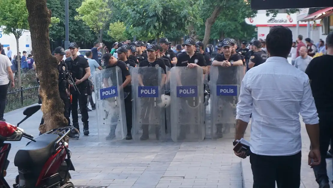 Kayyum Kararının Ardından DEM Parti Nöbet Çağrısı Yapmıştı! O İllerde Eylem Yasağı Geldi