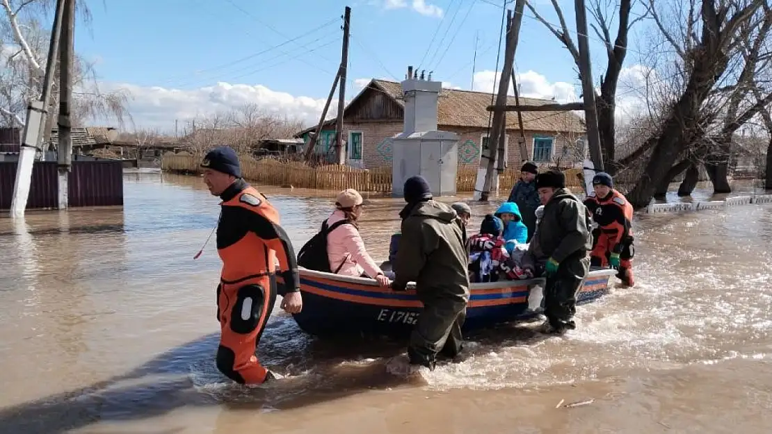 Kazakistan'da Sel Felaketi 100 Bin Kişiyi Yerinden Etti