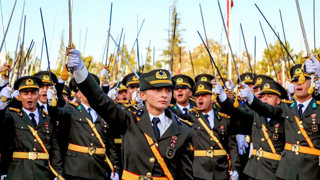 Kılıçlı Yemin Eden Teğmenlerin Kesin İhraç Süreci Başladı! İlk Savunmanın Tarihi Belli Oldu