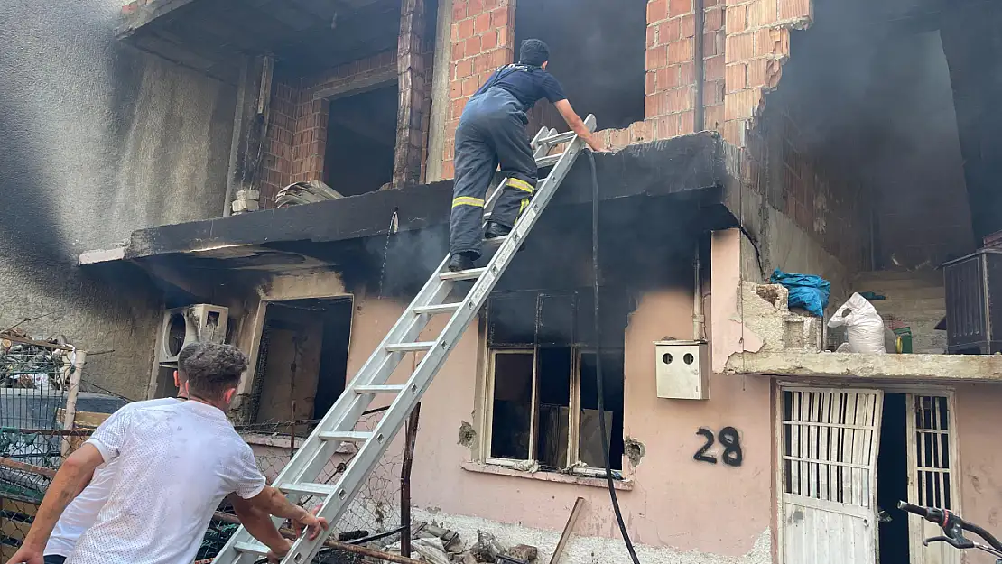 Kocasına Kızıp Evi Ateşe Verdi, Kendi de Yanmaktan Kurtulamadı!