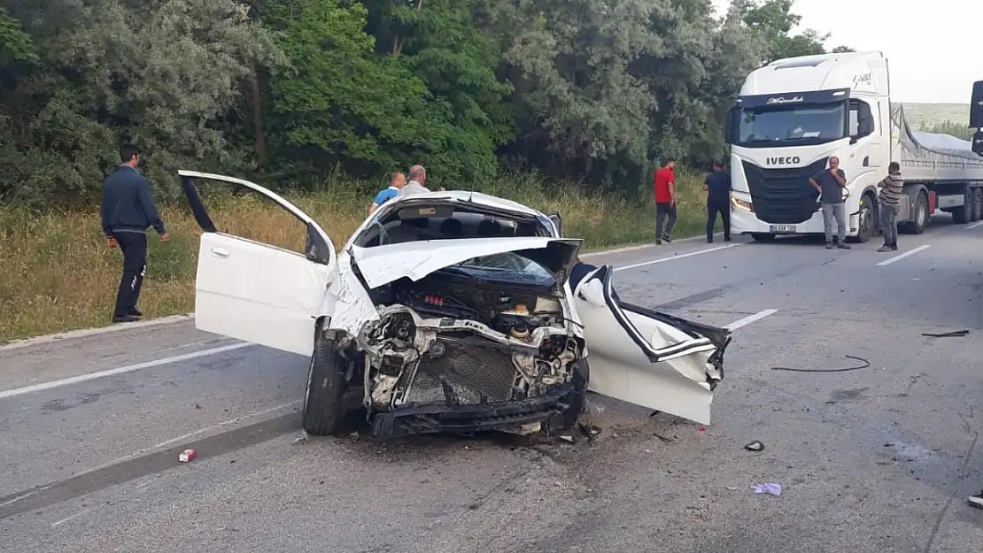 Kontrolden Çıkan Araç Takla Attı, Anne-Kıza Mezar Oldu