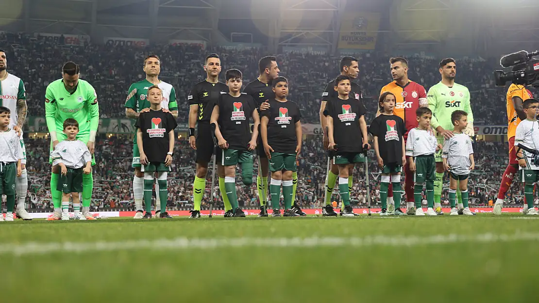 Konyaspor, Gazzeli Çocuklarla Seremoniye Çıktı