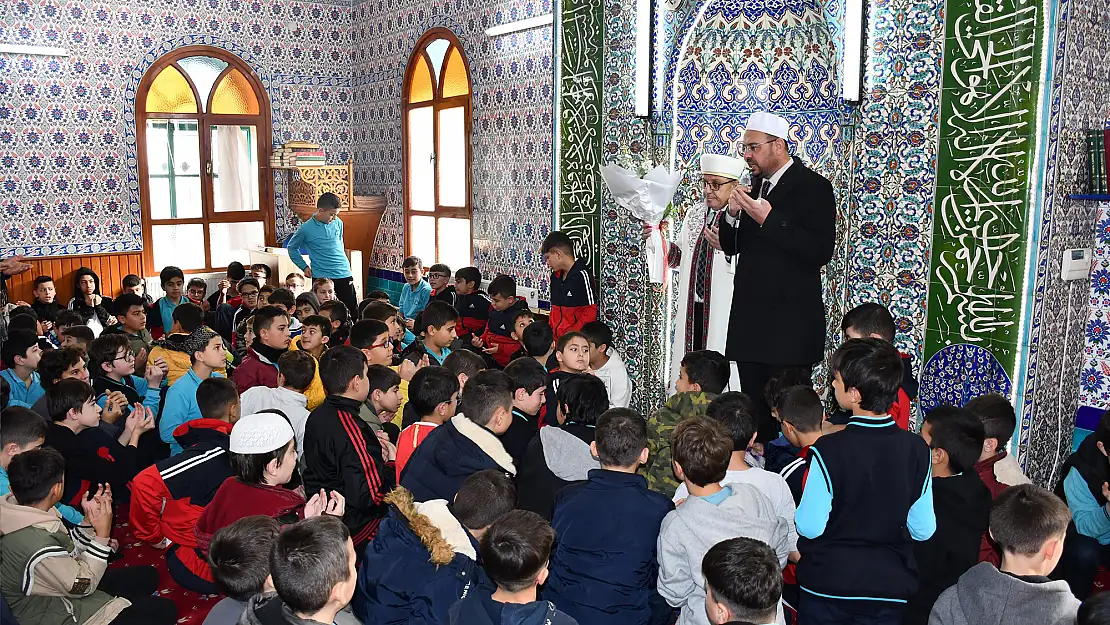  Kütahya'da cami gençlik buluşmalarına büyük ilgi