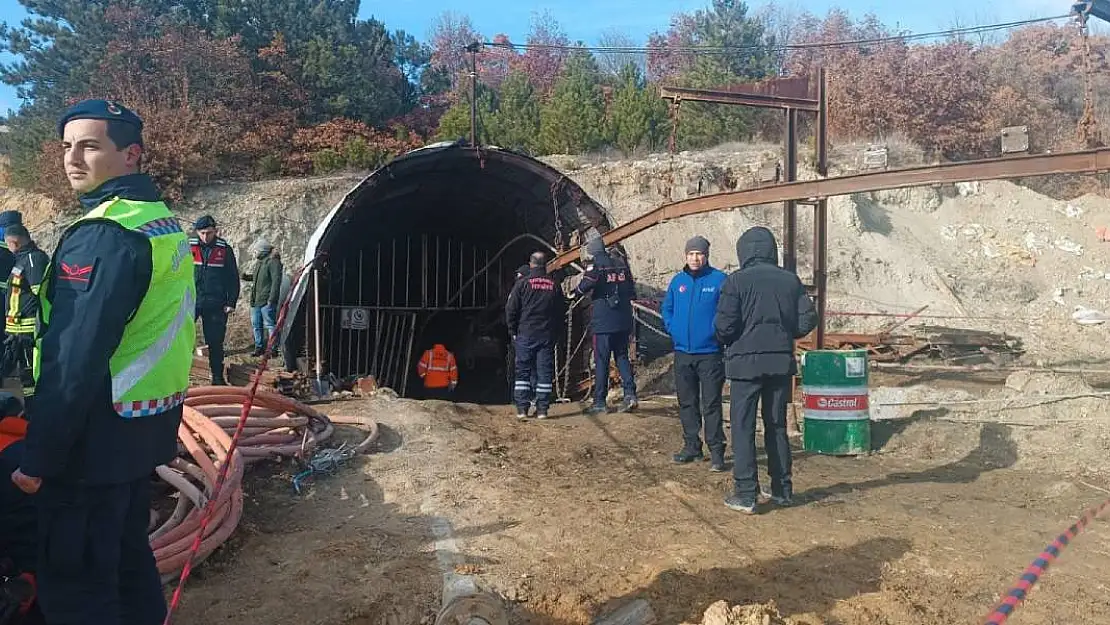 Kütahya'da Kömür Ocağında Göçük 1 İşçi Mahsur Kaldı