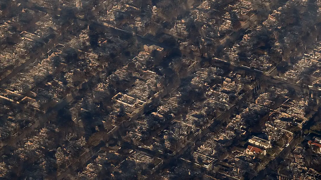 Los Angeles'taki Orman Yangınlarında 166 Bin Kişiye Tahliye Uyarısı