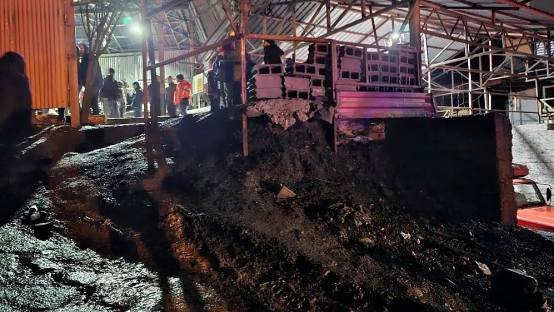 Maden Ocağında Göçük, Madenciler 11 Saat Sonra Kurtarıldı