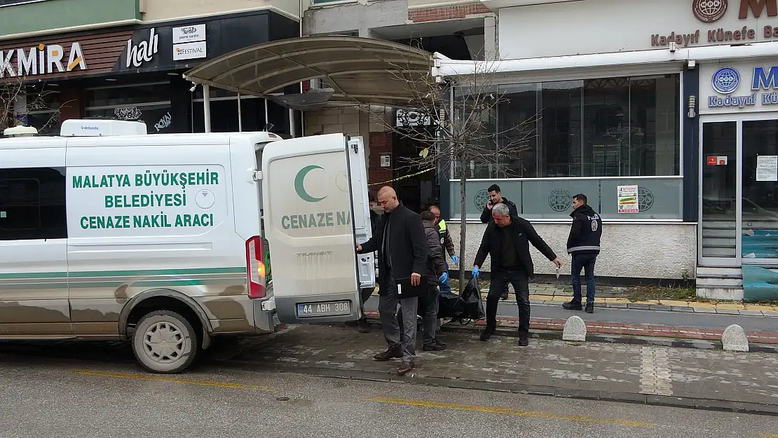 Malatya'da orta hasarlı binada ceset bulundu