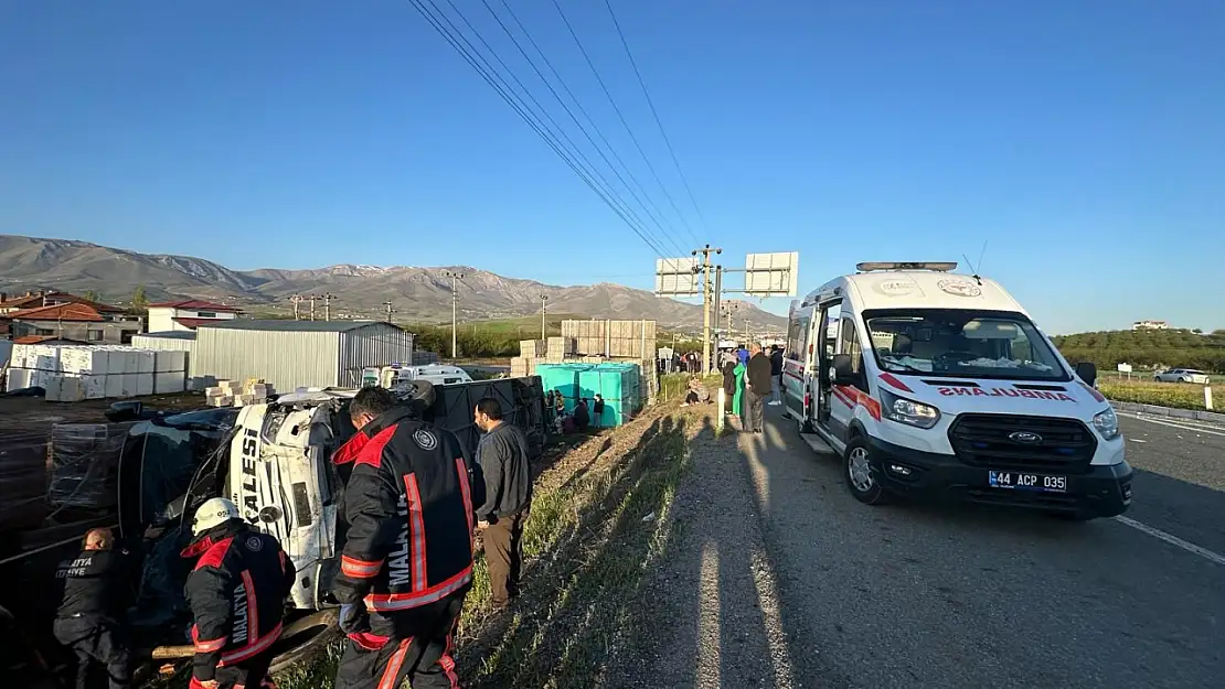 Malatya'da yolcu otobüsü şarampole yuvarlandı Çok sayıda yaralı var