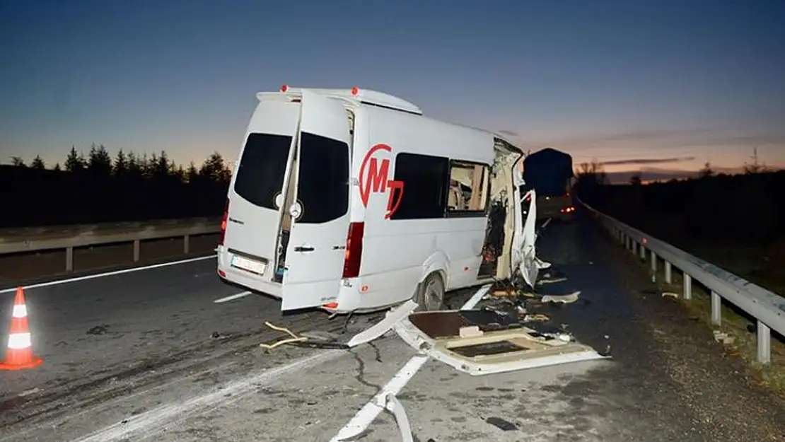 Manisa'da yoğun sis nedeniyle kaza yaşandı: 16 yaralı var