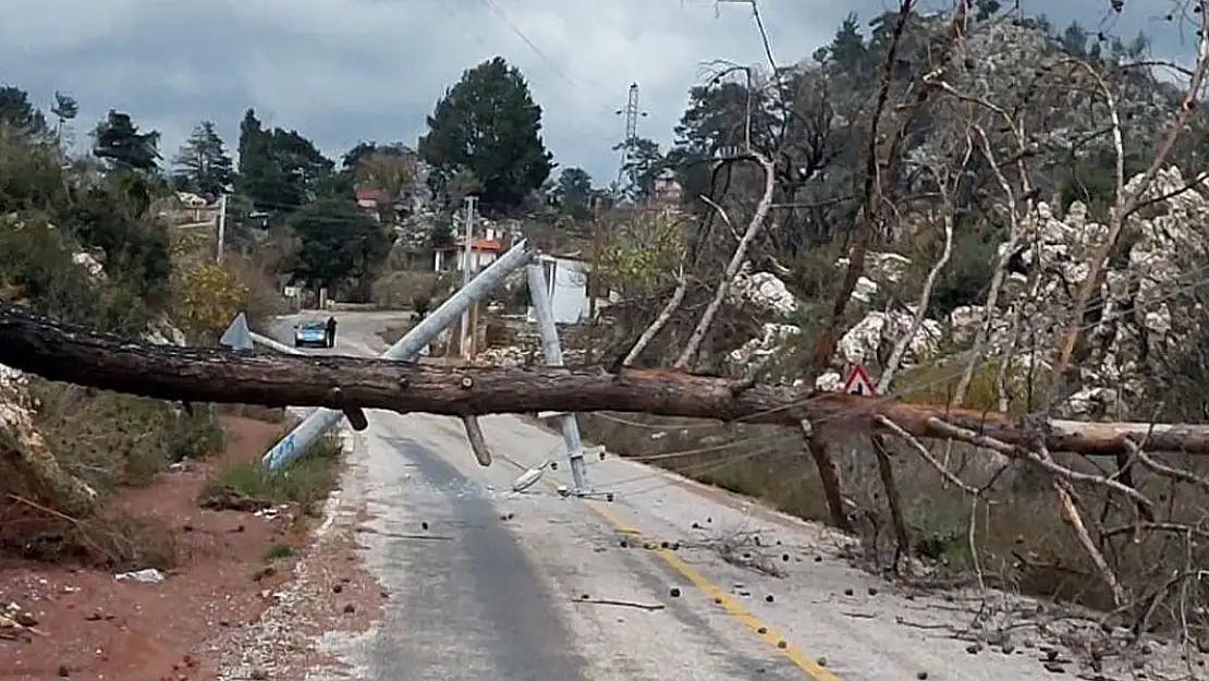 Marmaris fırtınaya teslim