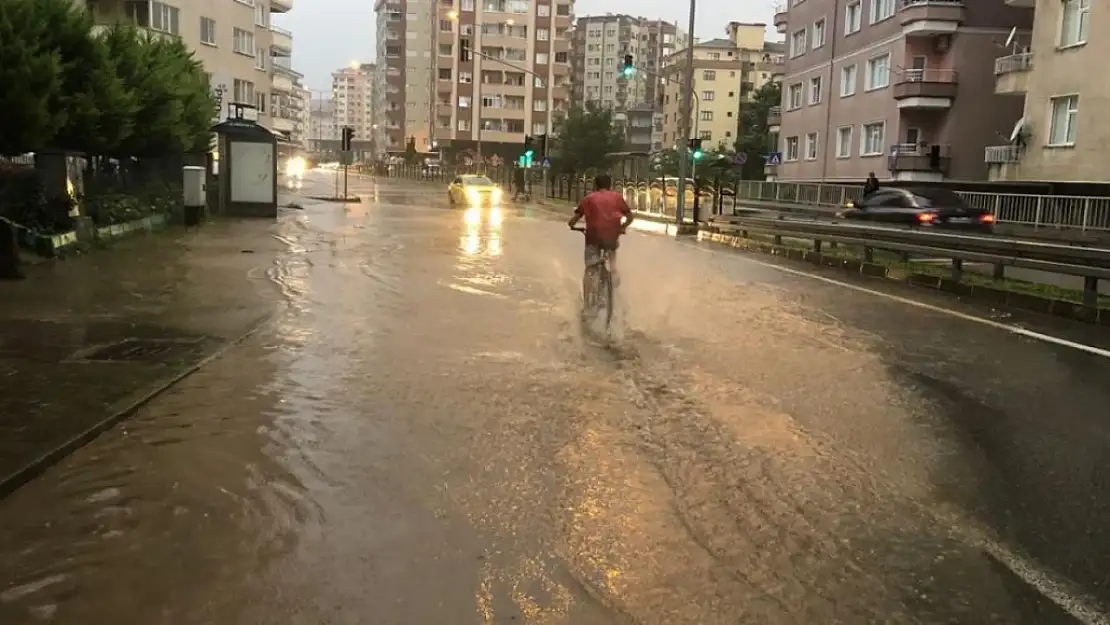 Meteoroloji 10 il için uyardı: Kuvvetli yağış geliyor